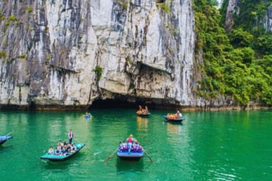 Lan Ha bay - Dark and Bright Cave - Halong Bay – Hanoi (B, Br)